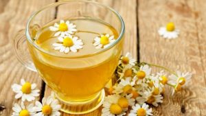 chamomile tea for hair lightening